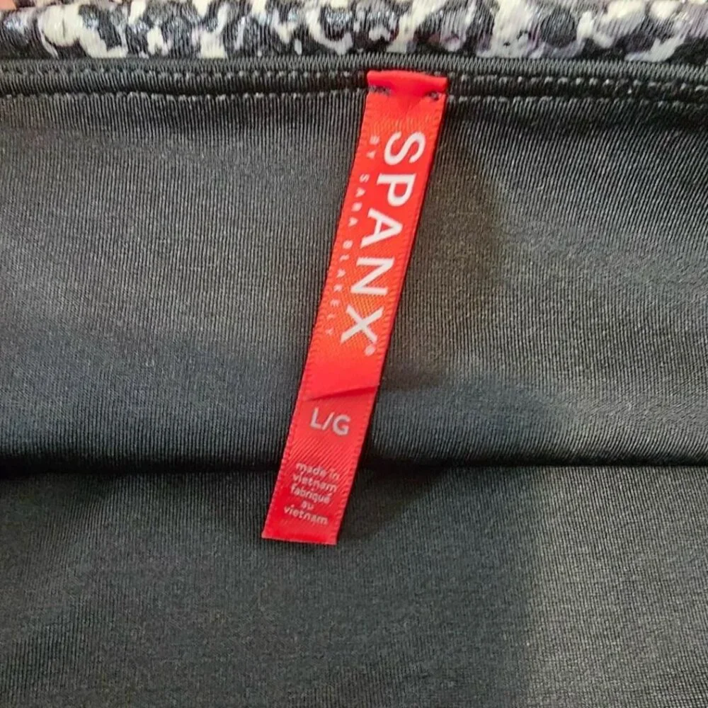 Spanx Womens L Faux Leather Snake Shine Leggings‎